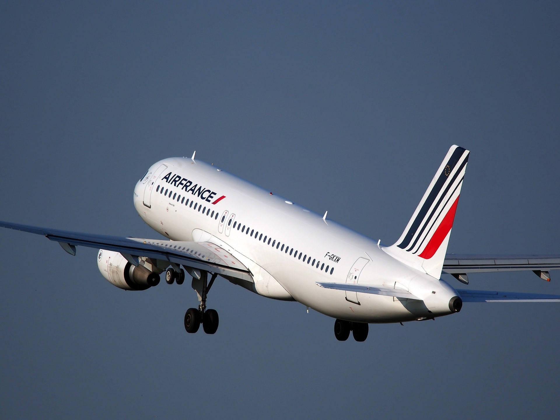 Avion d'Air France décollant de l'aéroport d'Orly