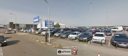 Voitures garées au Parking Aéroport Eindhoven P3, vue d'ensemble