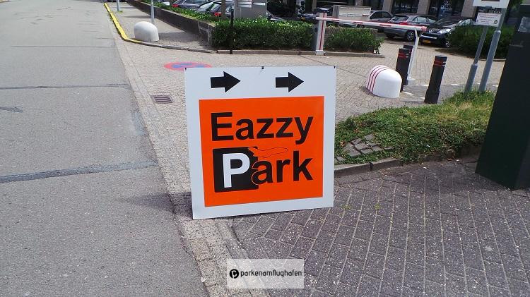 Hinweisschild Eazzypark