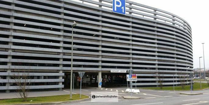 Hamburg Airport P1 Parkhaus Einfahrt