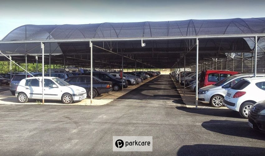 Plazas de parking exteriores a cubierto Umbrella Parking