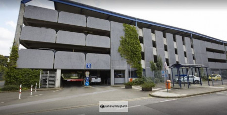 Parken Flughafen Dortmund P5 - Parkhaus von außen