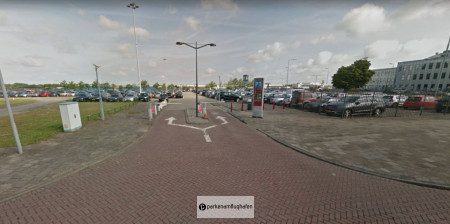 Parken Flughafen Rotterdam P1 gesicherte Ein- und Ausfahrt