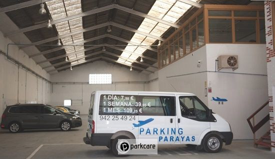 Furgoneta de traslados Parking Parayas
