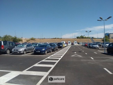 Vista lateral aparcamiento Aparca and Go Madrid