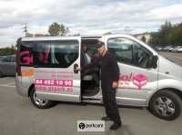 Minibus y personal de traslados de Go Park Bilbao