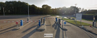 Flughafen Lelystad P2 Einfahrt mit Sicherheitsschranken