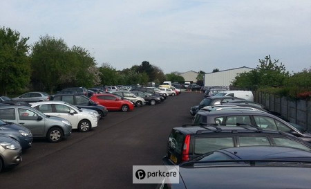 Discount Parking Beauvais possède un vaste parking extérieur