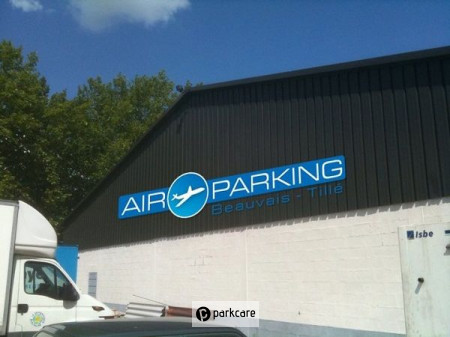 Le bâtiment d'Air Parking Beauvais