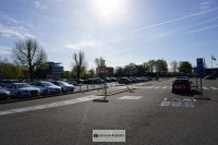 Parkplatz weite Ansicht Parken Flughafen Groningen P1