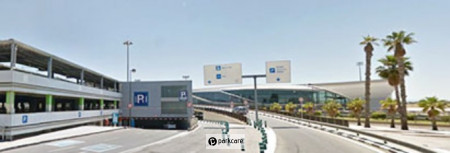 Acceso al Parking Aeropuerto Valencia T1