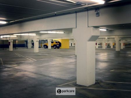 Interior Parking Aeropuerto Valencia T1