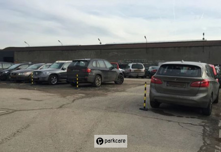 Le parking extérieur de Park and Go peut accueillir de nombreuses voitures