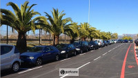 Posti auto scoperti e percorso pedonale di Parcheggio P9 Aeroporto Nizza
