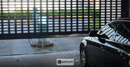 Royal Parking Schiphol parkeergarage hekwerk ter bescherming
