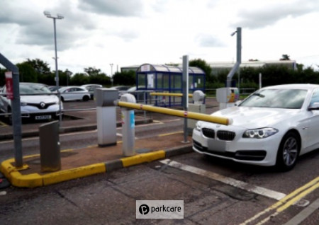 Official Exeter Airport Parking | Park 1 min to terminal