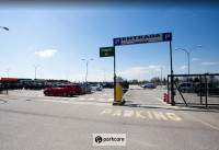 Acceso de entrada Carino Parking Granada