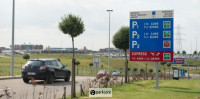 Parkeerborden van P1, P2 en P3 voor Airport Parking Charleroi