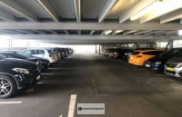 Hive Park überdachte Parkplätze