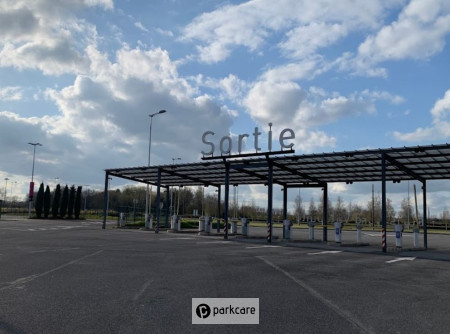 Uitgang terrein Class Park Roissy Valet