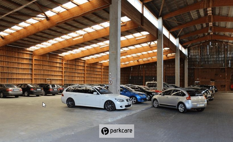 Parkeergarage Cleverparks met auto's